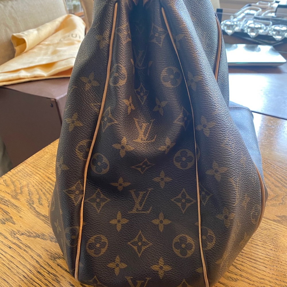 Additional photos of LV Galliera bag